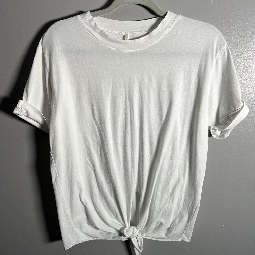 Hello‎ Nite Los Angeles Women Tie Knot Top- Small